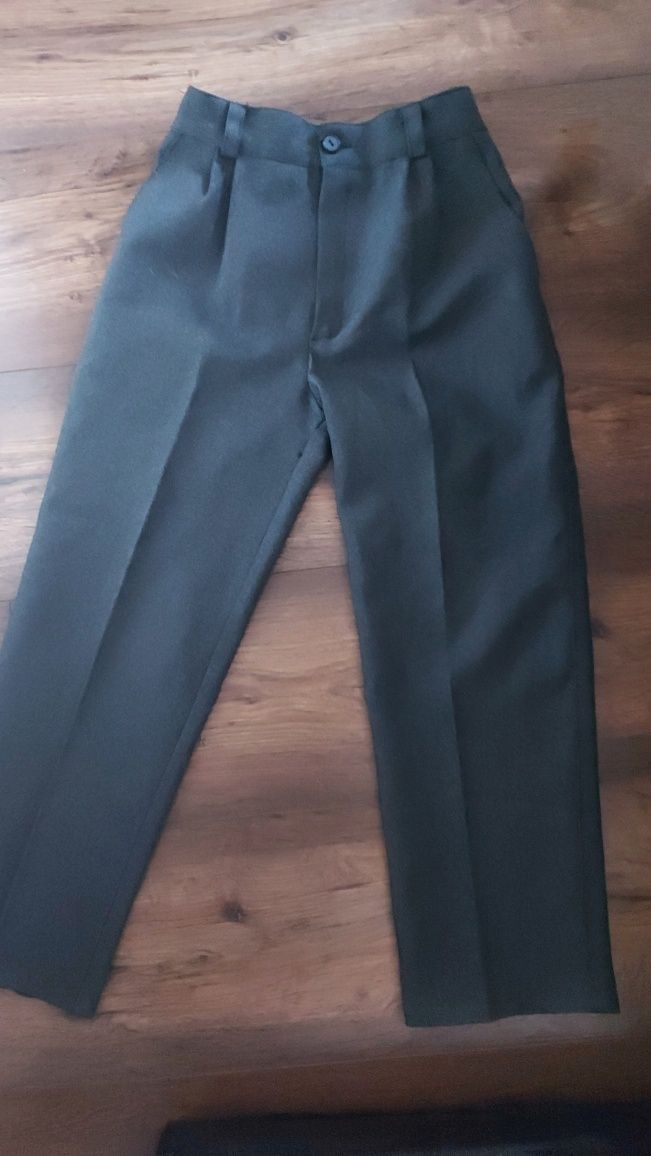 Spodnie eleganckie na kant w rozmiarze  122