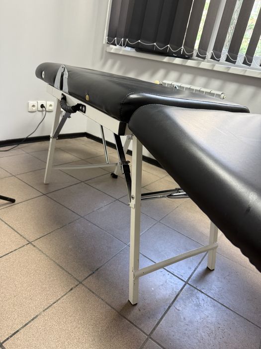 Продам кушетку косметологична/масажна
