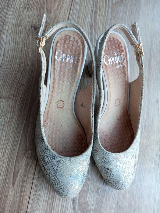 Buty na obcasie Caprice