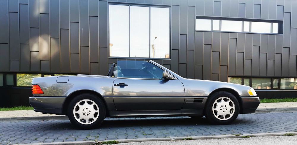 Mercedes Klasyk do ślubu i sesji fotograficznych.