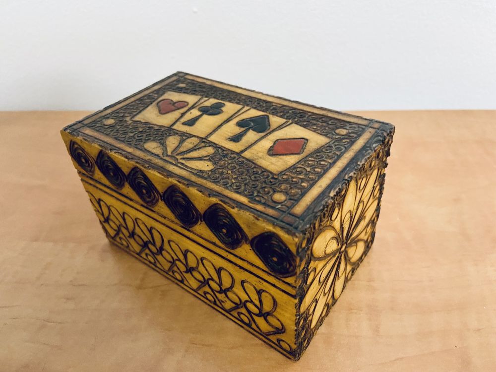 Drewniane pudełko na karty do gry karciane poker kuferek