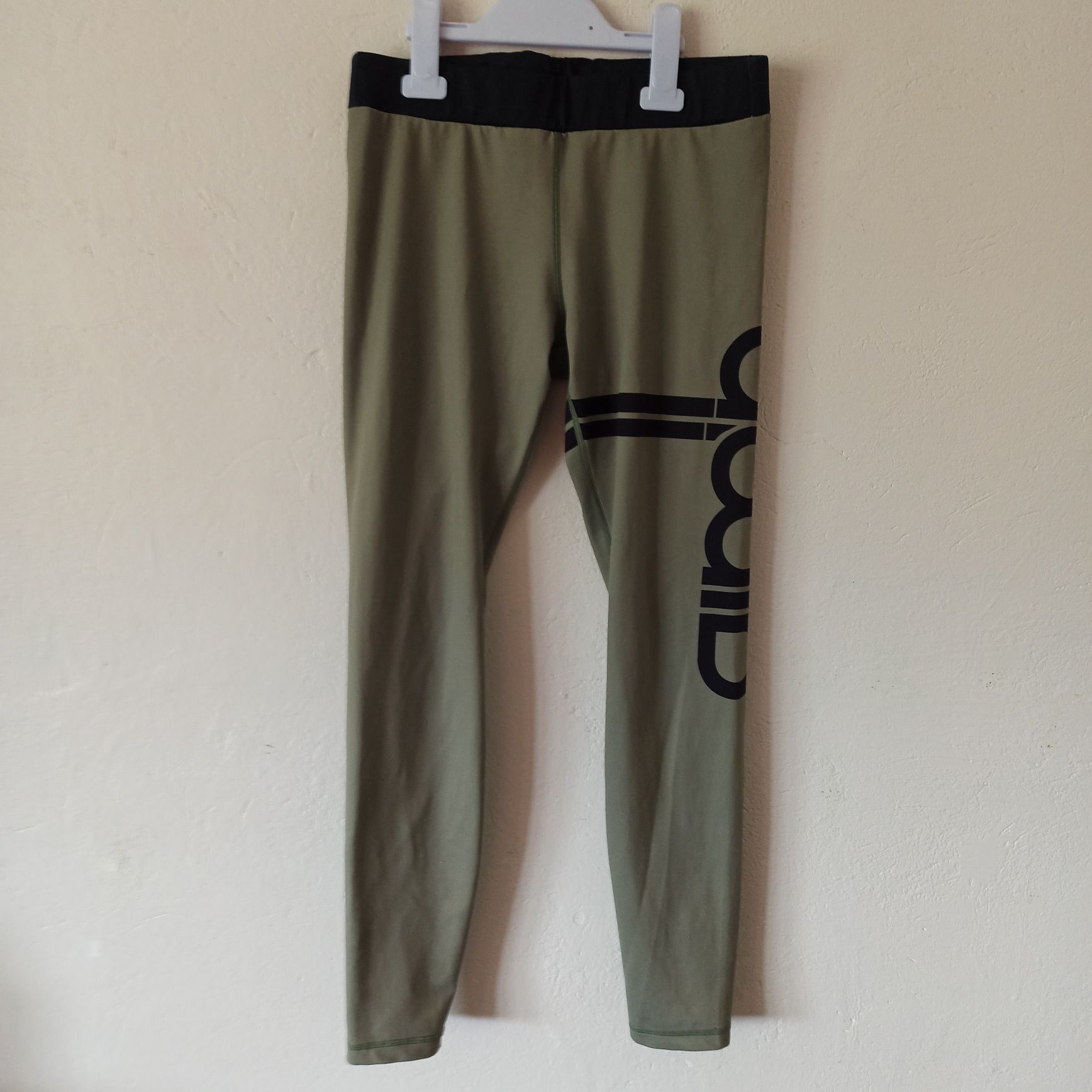 Sportowe legginsy S aim'n