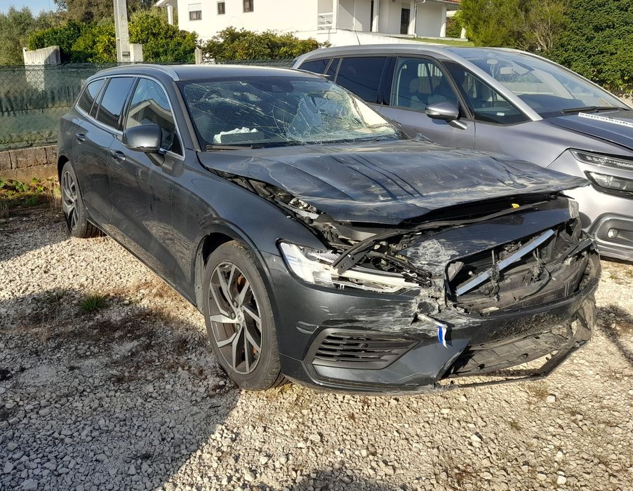 Volvo V60 T8 Plug -In Hybrid AWD