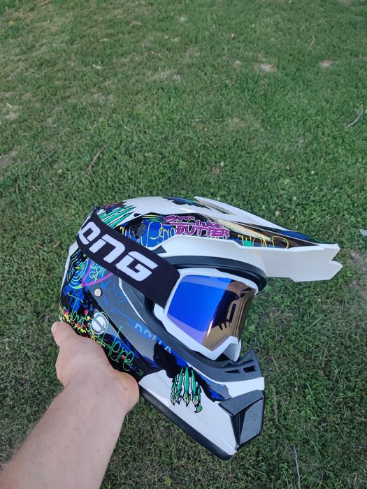 Шолом кросовий ендуро XS. Стандартні Окуляри або балаклава в подарунок