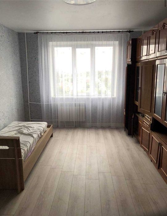 Продаж трикімнатної квартири в Києві, з ремонтом та меблями