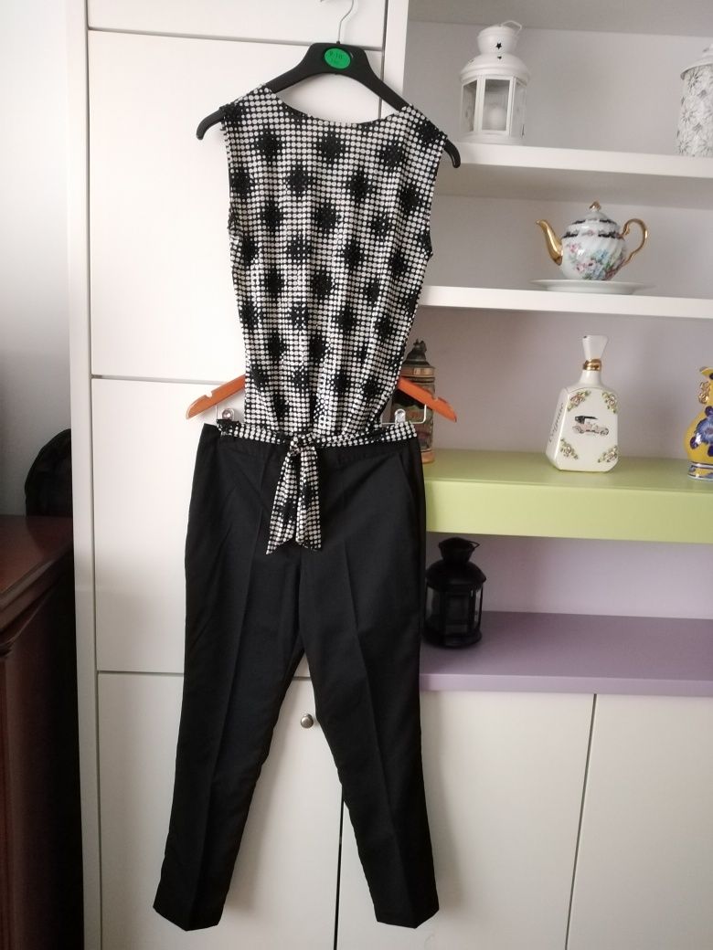 Conjunto de calças clássicas e blusa de lantejoulas tamanho S