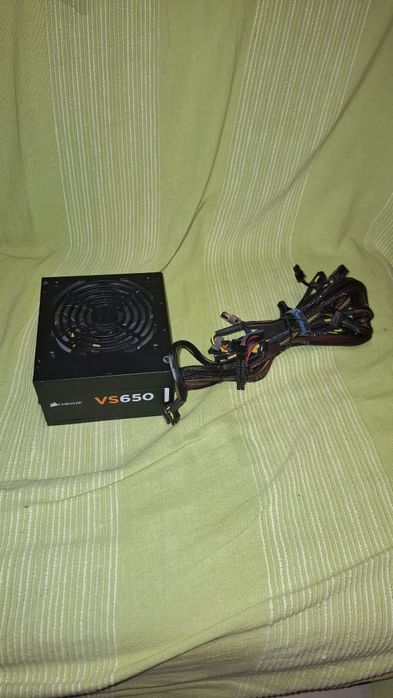 Fonte de alimentação corsair vs650