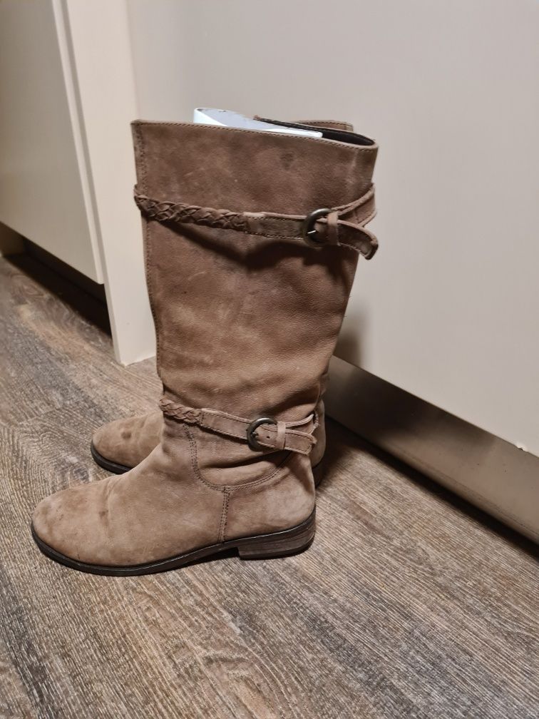 Botas em pele Massimo Dutti