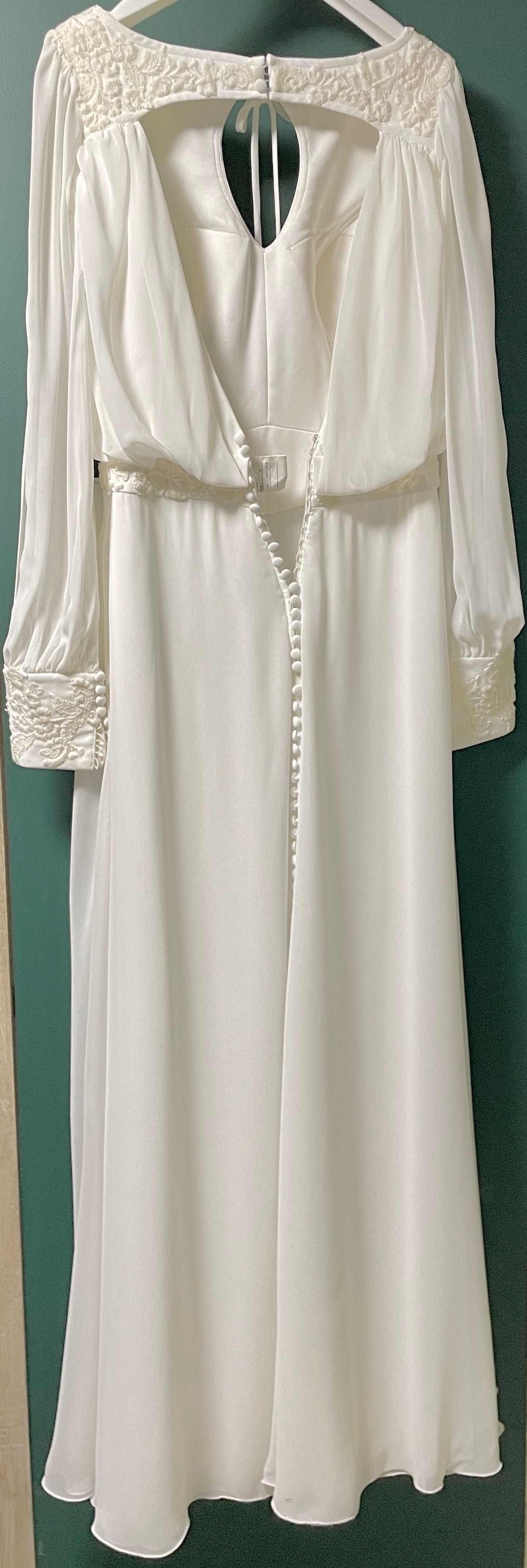 Zwiewna suknia ślubna w stylu boho Lillian West model 6446