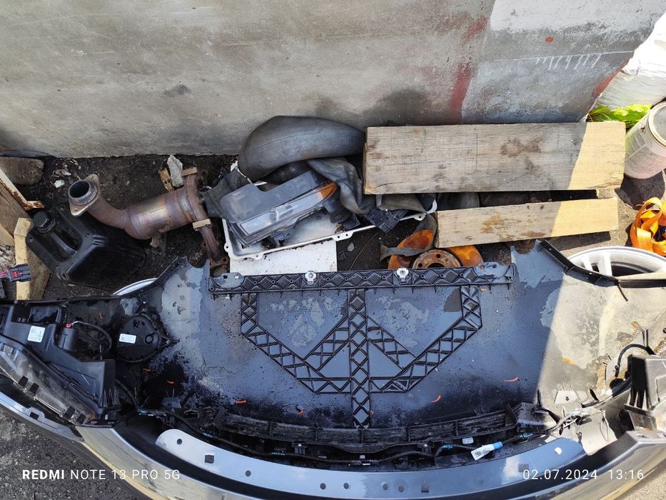 Бампер передній в зборі Tesla model 3 2018-2023 рік