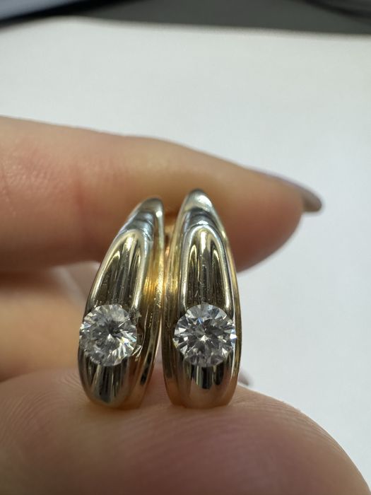 Золотые серьги с бриллиантами