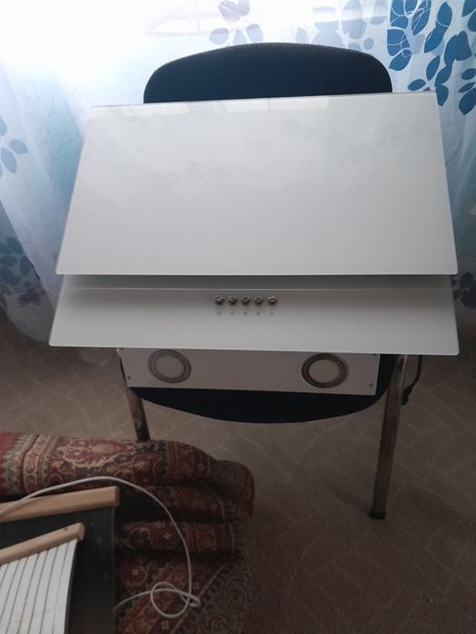 Продам кухонную вытяжку