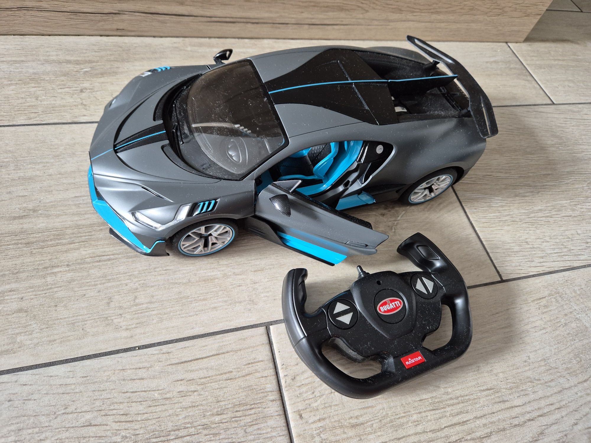 Rastar Bugatti Divo 1/14 samochód zdalnie sterowany jak nowy