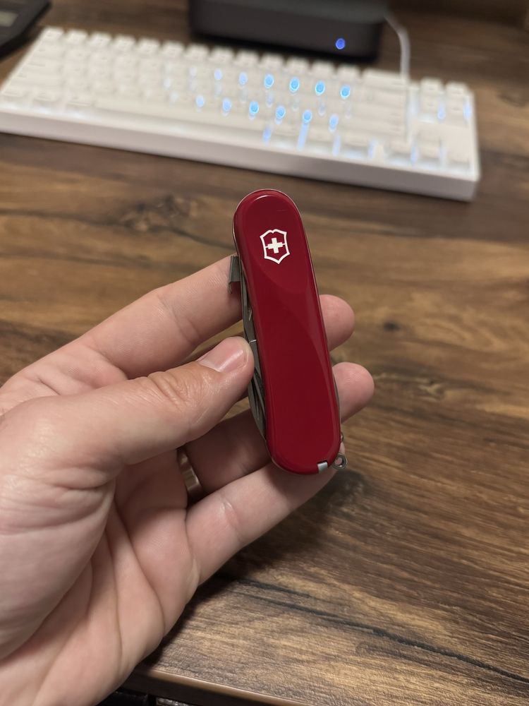 Ніж Victorinox Evolution S101