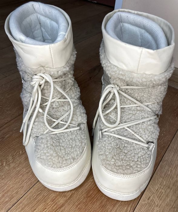 Білі жіночі зимові дутики типу moon boot