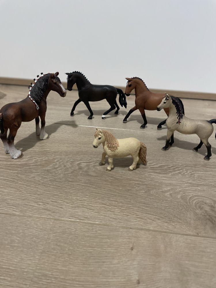 Zestaw koni Schleich