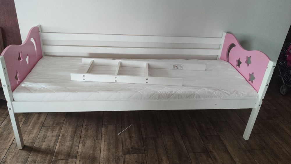 Łóżko dziecięce dla dziwczynki