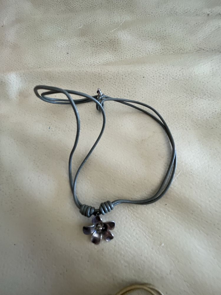 Colares e pulseiras Stone couro e pérolas ou pedras