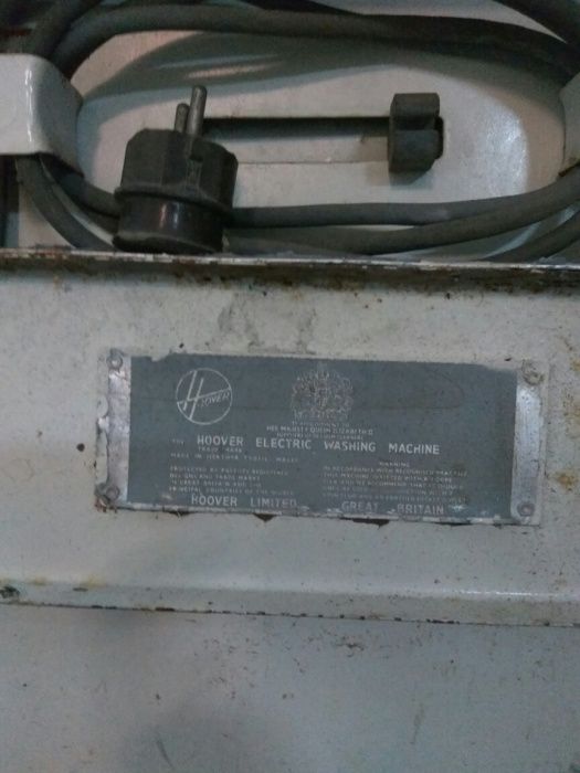 Antiga Máquina de lavar roupa eléctrica Hoover (Anos 50)