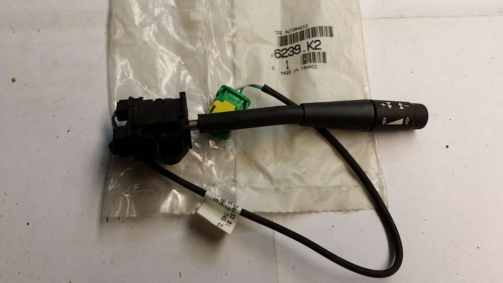 Manete-Comando autoradio peugeot 206.