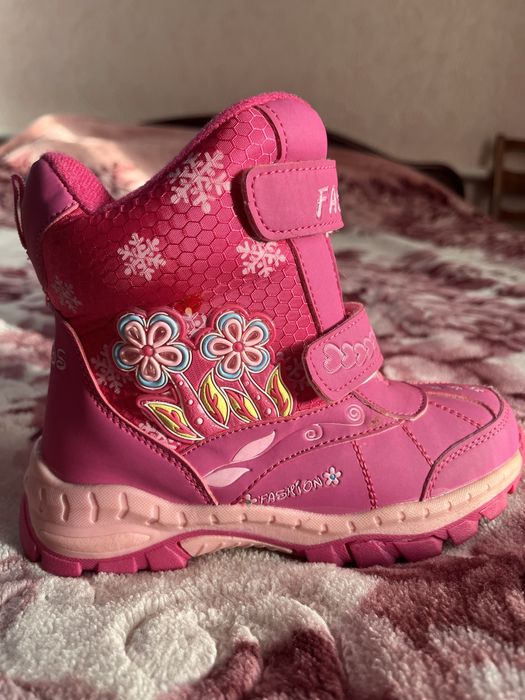 Нові черевики дитячі на овчині 31 розміру