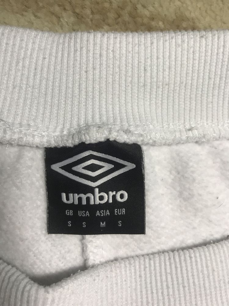 Штаны umbro на лампасах