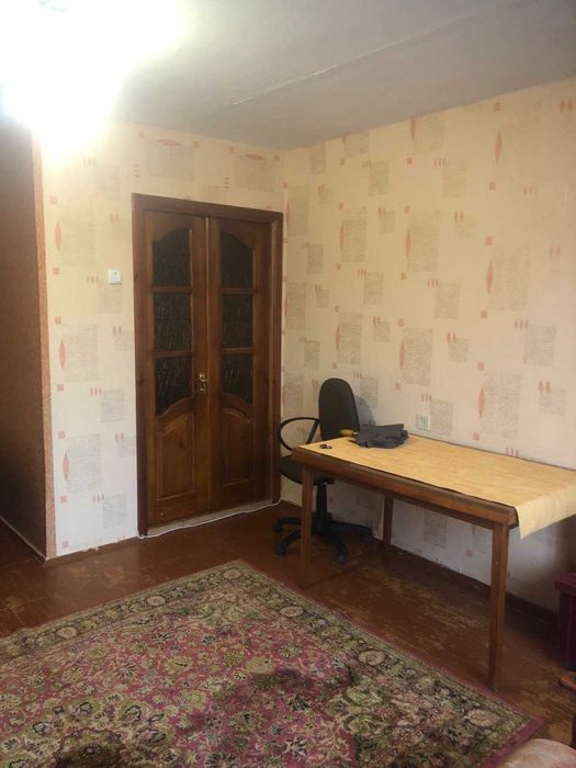 Цегляний будинок. Зручний 2й поверх. Хороший район