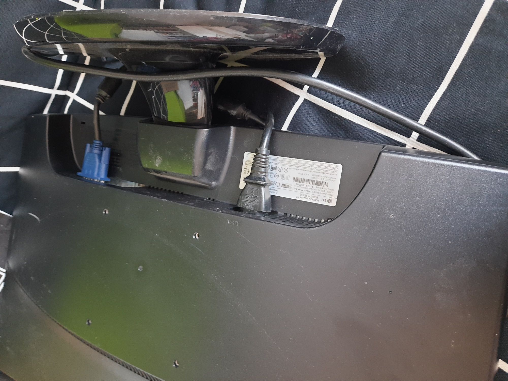 Monitor LCD LG Flatron W2243S-PF 22 całe do komputera