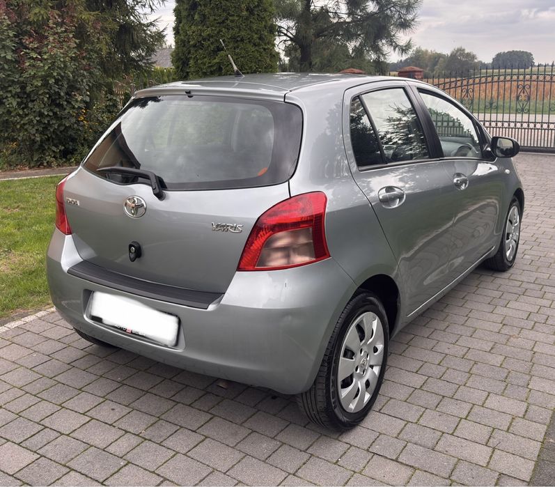 Toyota Yaris 1.3 VVTi 87 KM-Klimatyzacja-132 000 KM-5 drzwi