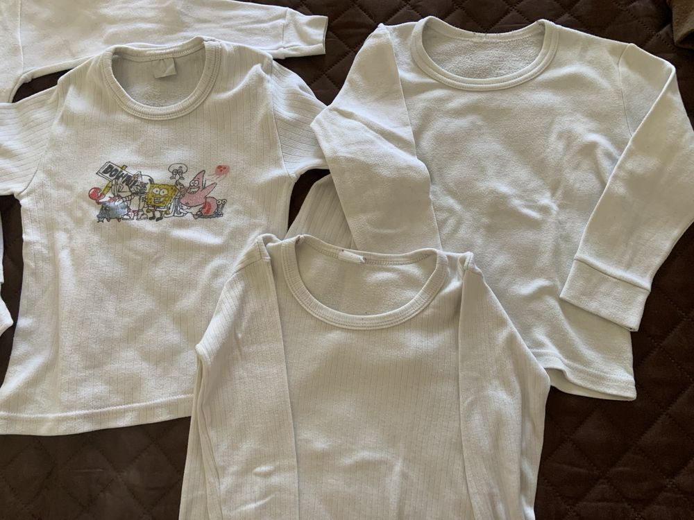 Conjunto de 5 camisolas interiores menino 4 anos