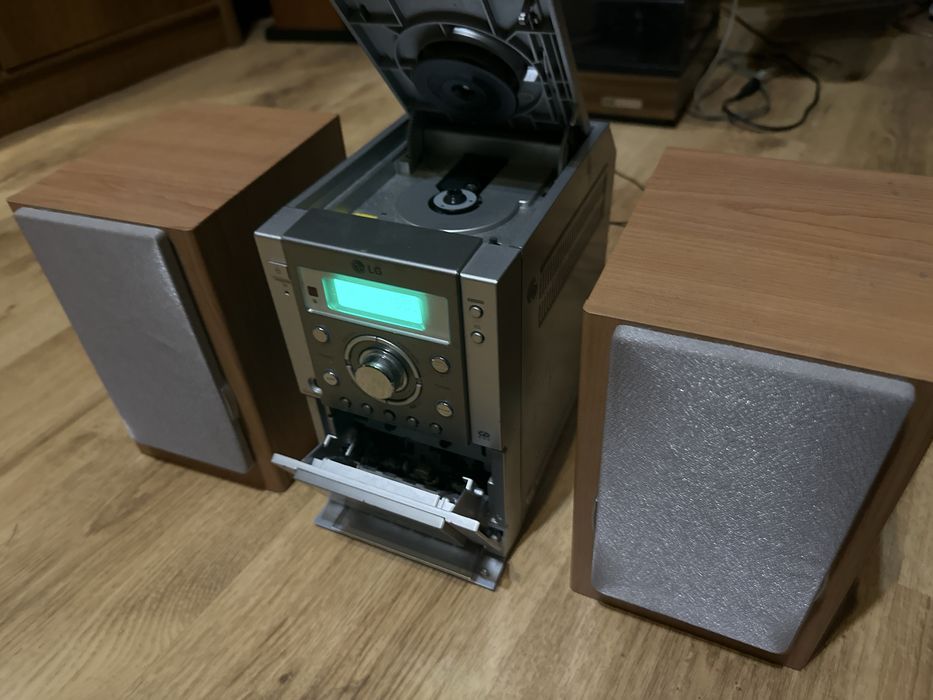 Mini wieża LG z pilotem