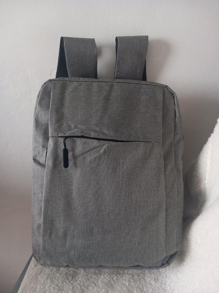 Torba plecak na laptopa z USB