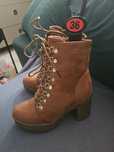 Buty trapery na obcasie