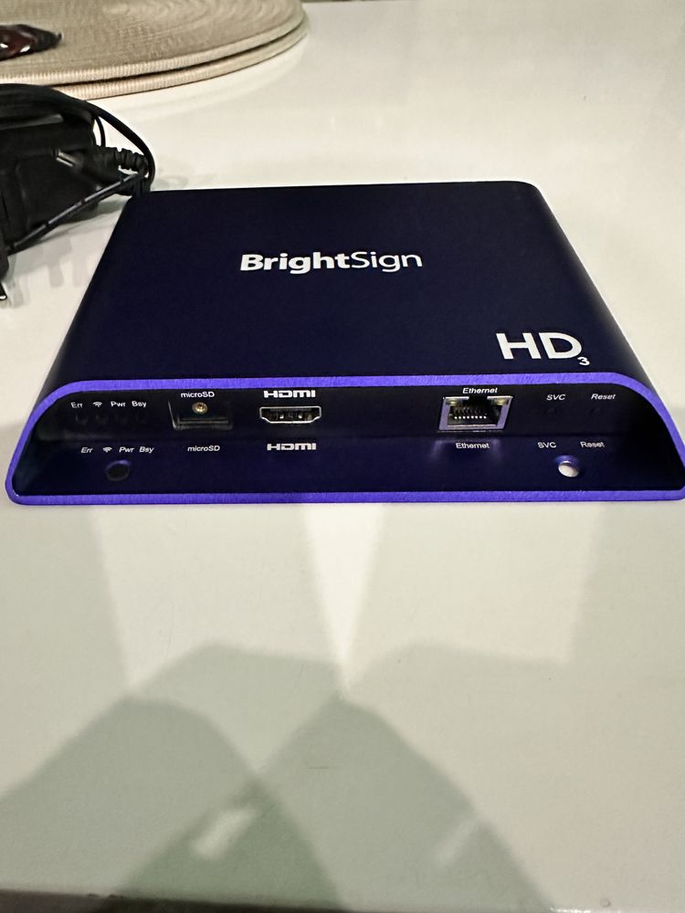 BrightSign  XD1033 odtwarzacz multimedialny z karta pamięci