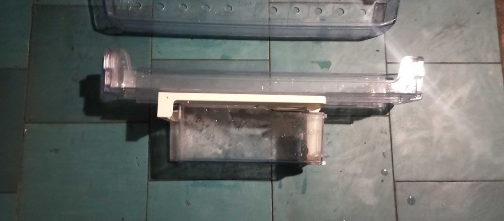 Полки от холодильника Веко стеклянные 250 пластиковые 185.