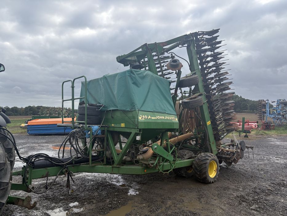 Siewnik zbożowy 9 m John Deere 740 A / Kverneland Acord