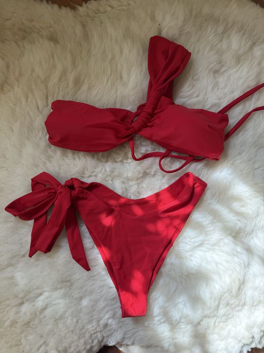 Купальник червоний М новий