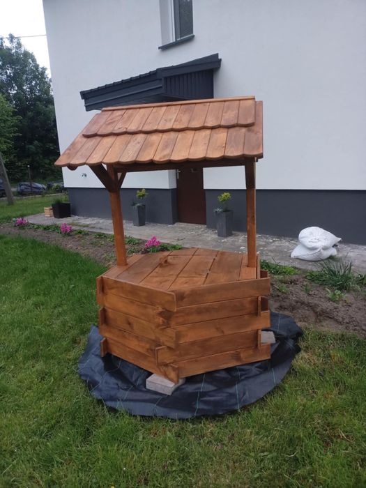 Zabudowa studni drewniana