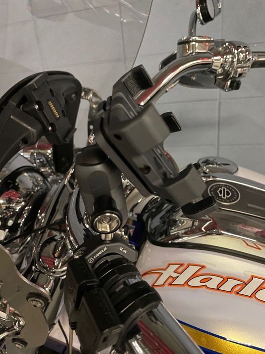 Крепление смартфона из алюминия демпфером вибрации. Новое.