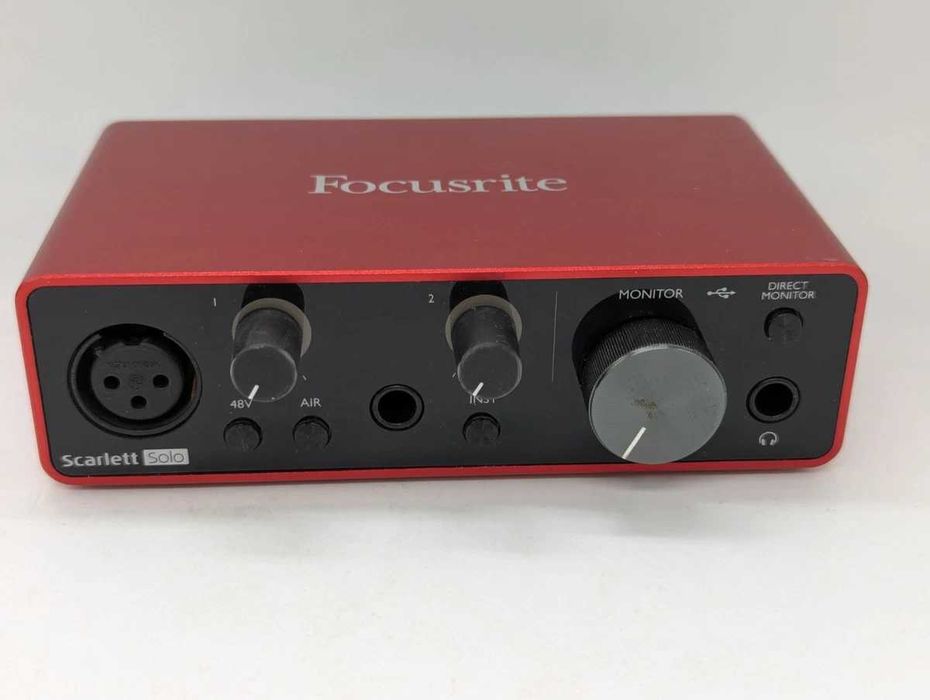 Звукова карта Focusrite scarlett solo 3 gen