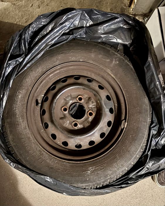 Komplet 4 kół stalowych z oponami Dunlop 175/70 R13 82T