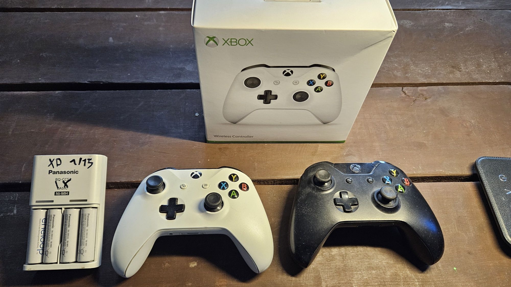 Pad Xbox One s Czarny i Bialy
