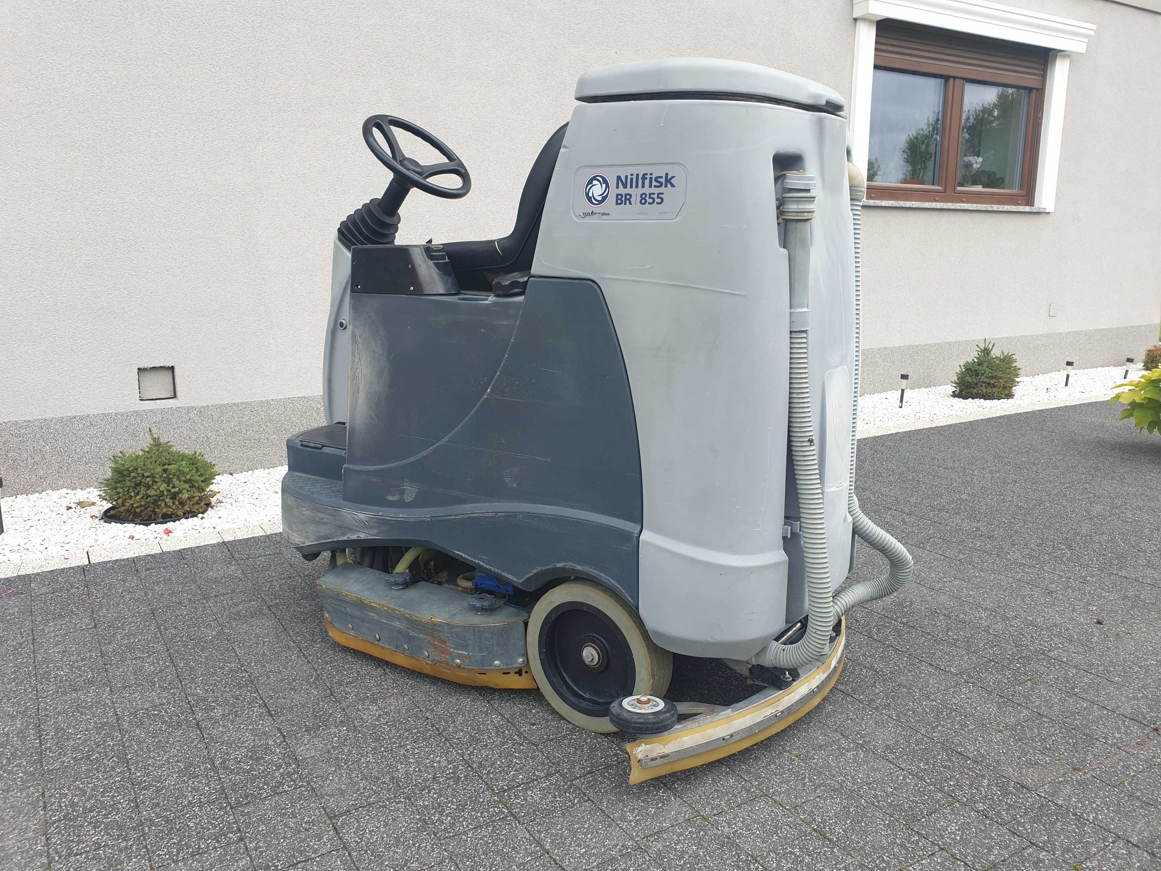 Szorowarka NIlfisk BR855 nowe baterie