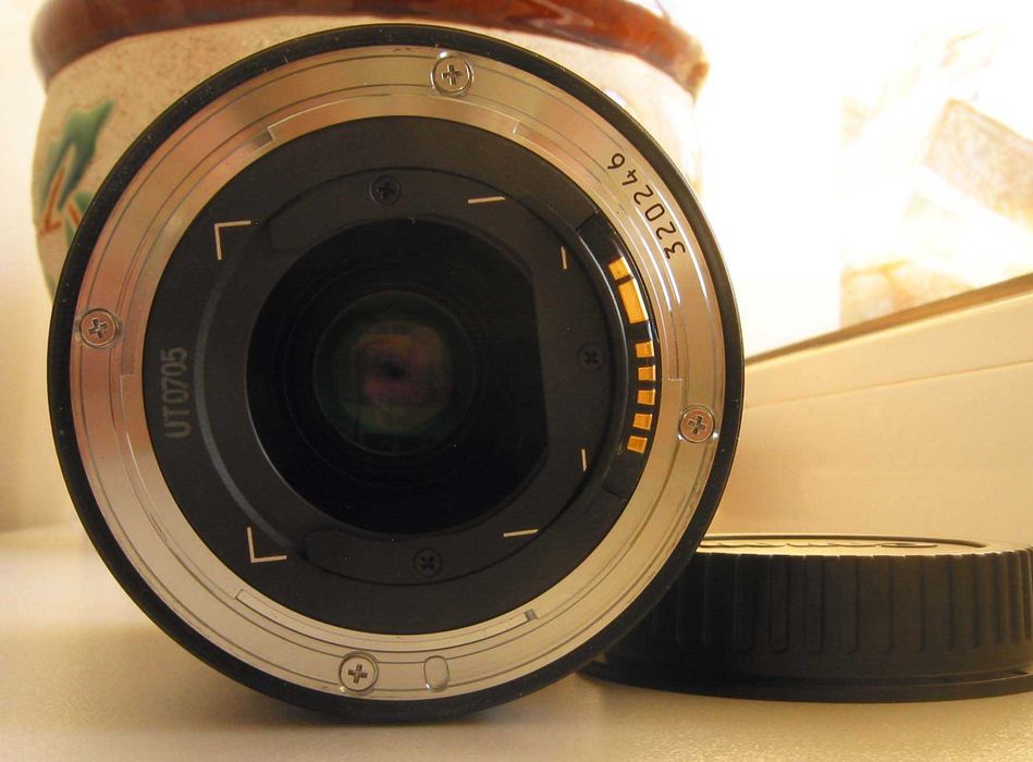 Canon EF 17-40 mm f/4 L USM практически новый БЕЗ ТОРГА