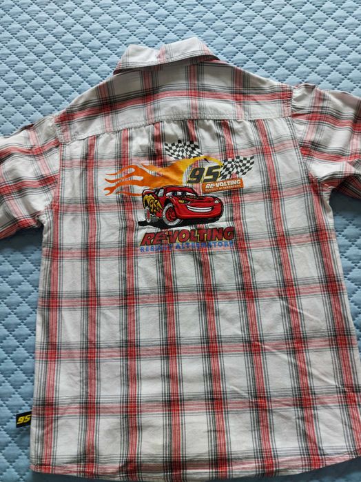 Camisa disney cars como nova