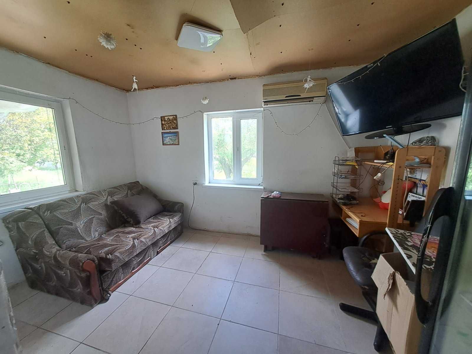 Продаж будинку з великою ділянкою і сонячною станцією Солонянський р-н