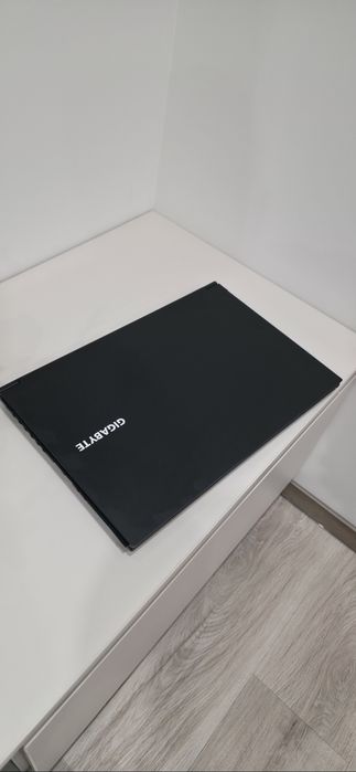 Ноутбук Gigabyte G5 KF RTX 4060 8gb. RAM 32gb. SSD 2TB