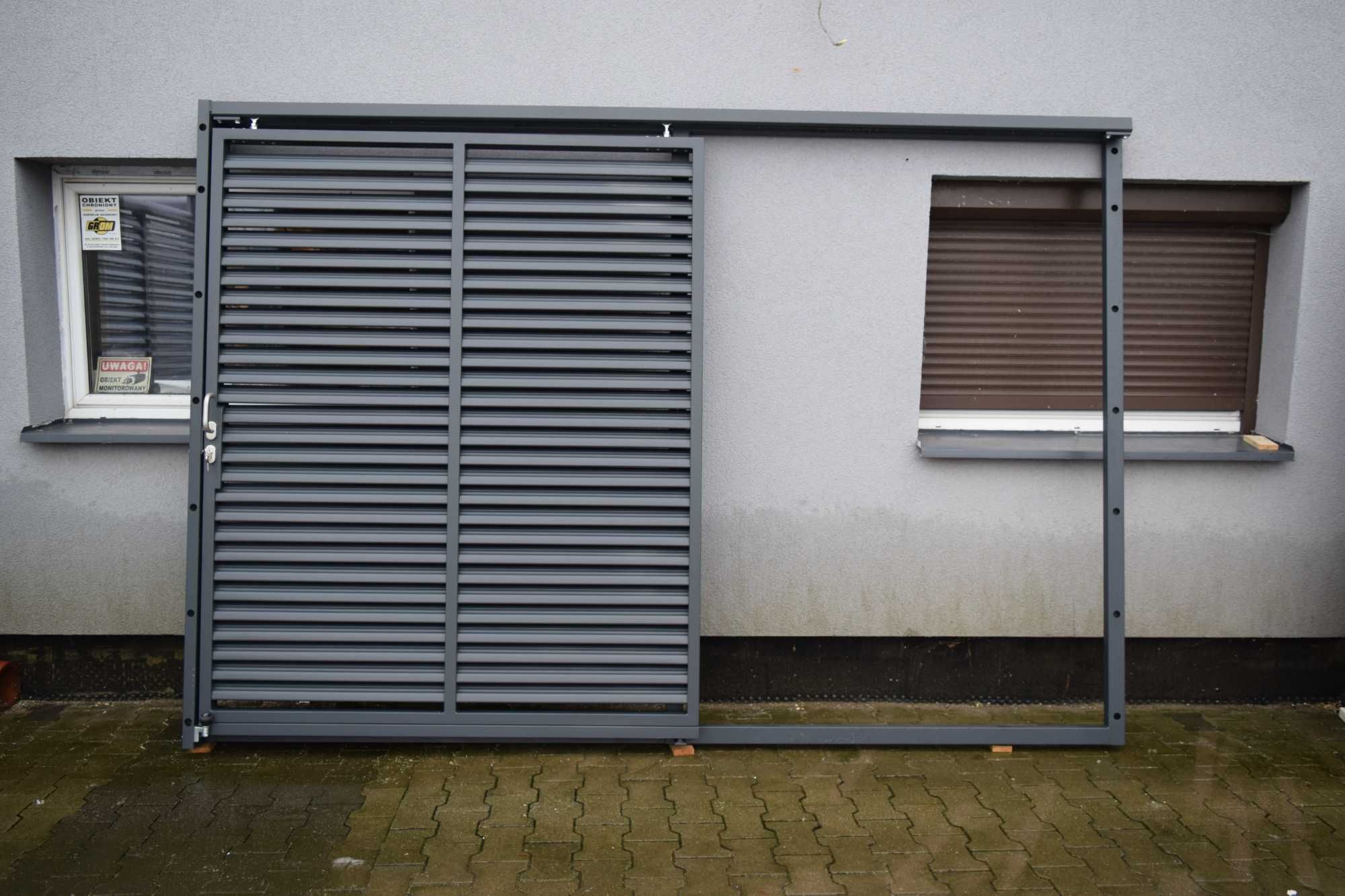 Panel żaluzjowy, żaluzja  metalowa, taras, ruchome deseczki  pergola