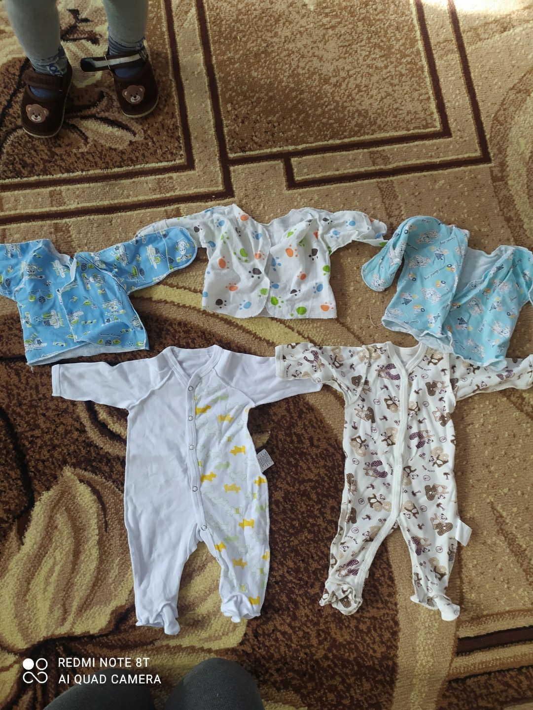 Набір одягу для немовлят . Чоловічки і розпашонки