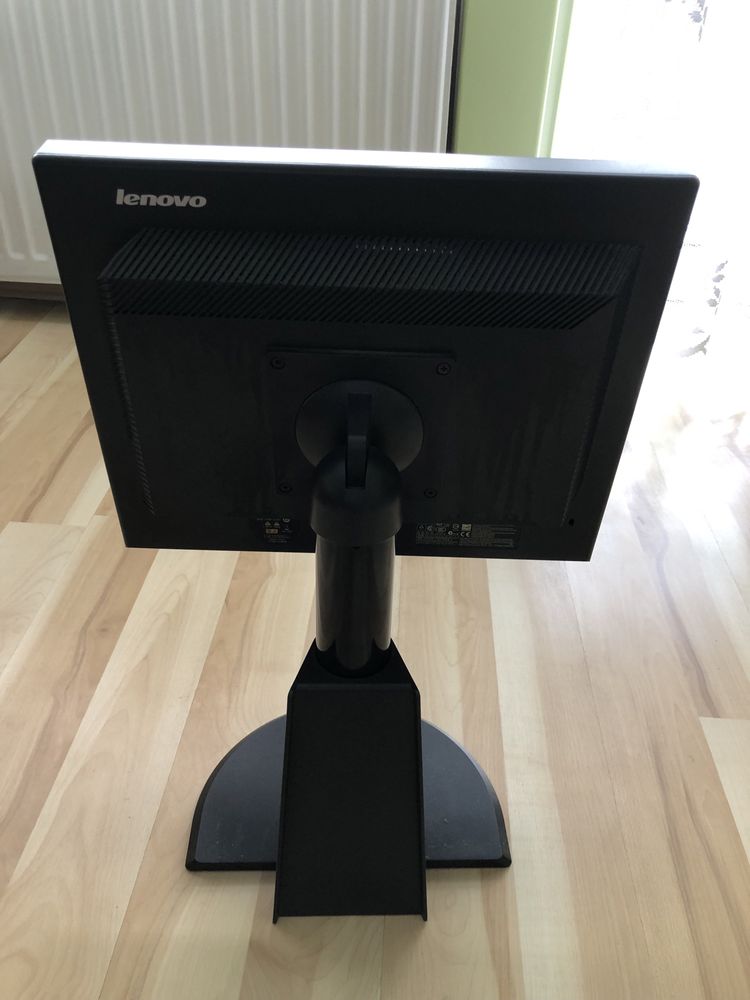 Monitor Lenovo 17” 9417-HH2